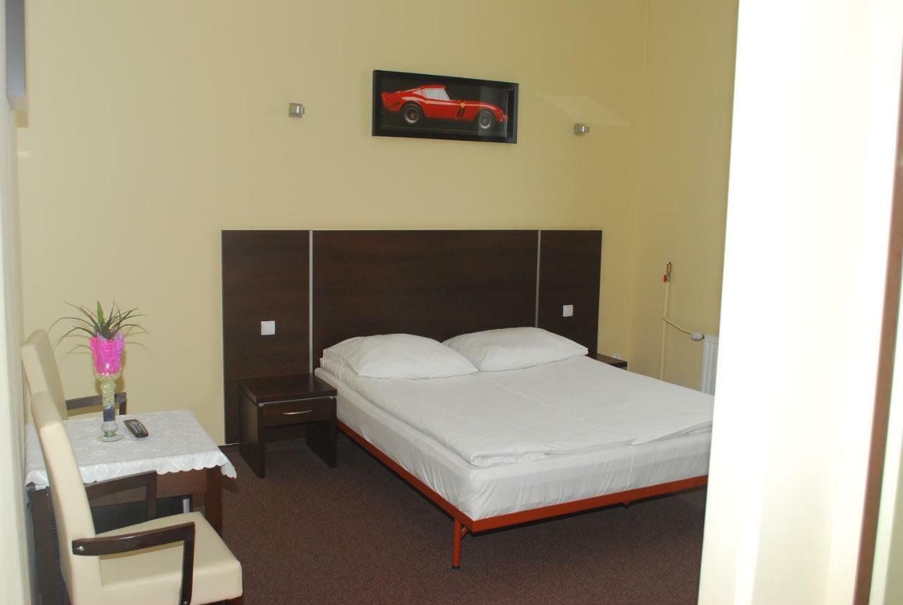 Hotel 104 斯塔加德什切青 客房 照片
