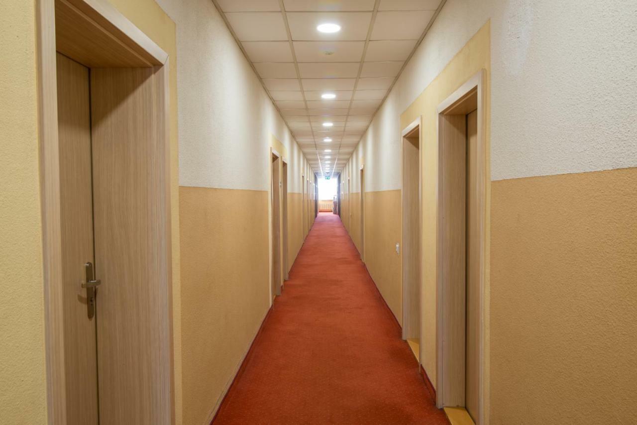 Hotel 104 斯塔加德什切青 外观 照片